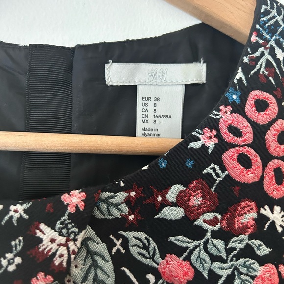 Embroidered pinafore shift dress - Picture 3 of 5